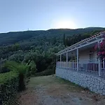 Semesterbostad Vasiliki View *